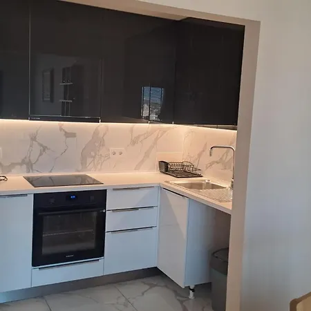 & Diamond With Free Parking Apartment *